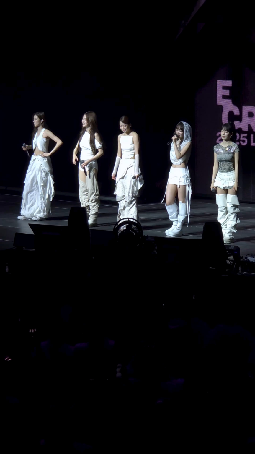 250915 le sserafim tiktok update - OMG San Francisco Bestieee🌉 @ 2025 le sserafim tour 'Easy Crazy Hot' في San Francisco