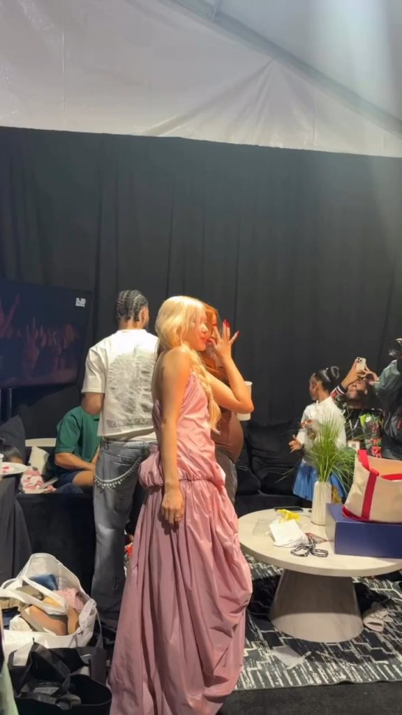 250930 Rosé (VampireHollie) IG Update w/ Cardi B.