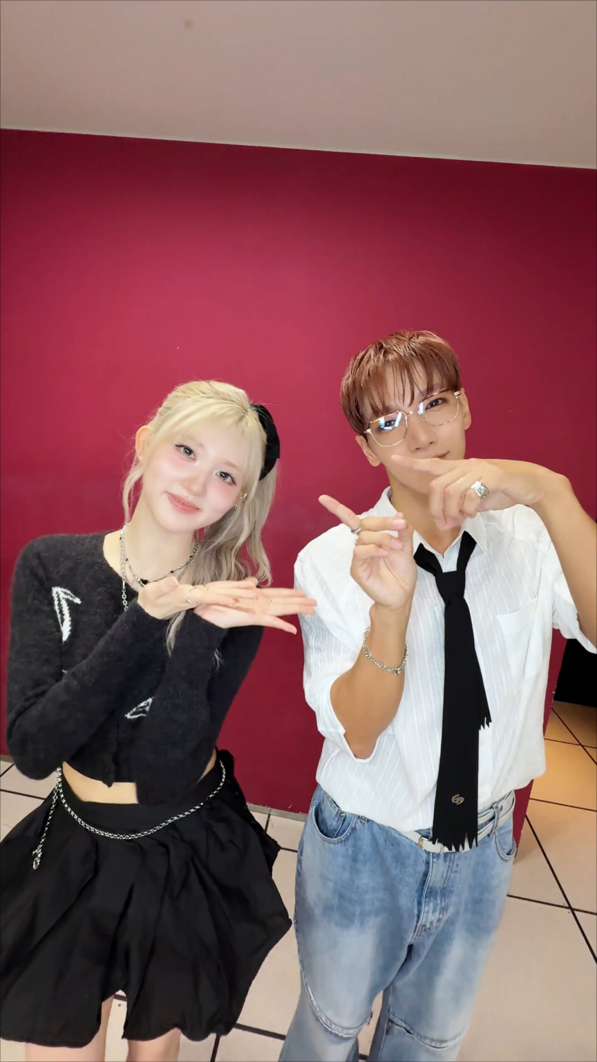 250907 ive تحديث Tiktok الرسمي مع Gaeul (الفذ. 2 مساءً يونيو) - xoxz (التحدي)