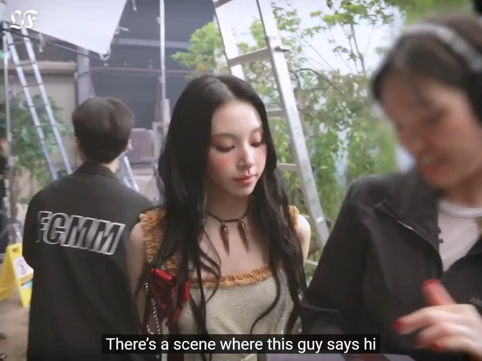 250924 تحديث Godmitzu: فاجأ Nayeon Chaeyoung بكعكة لدعمها على مجموعة MV