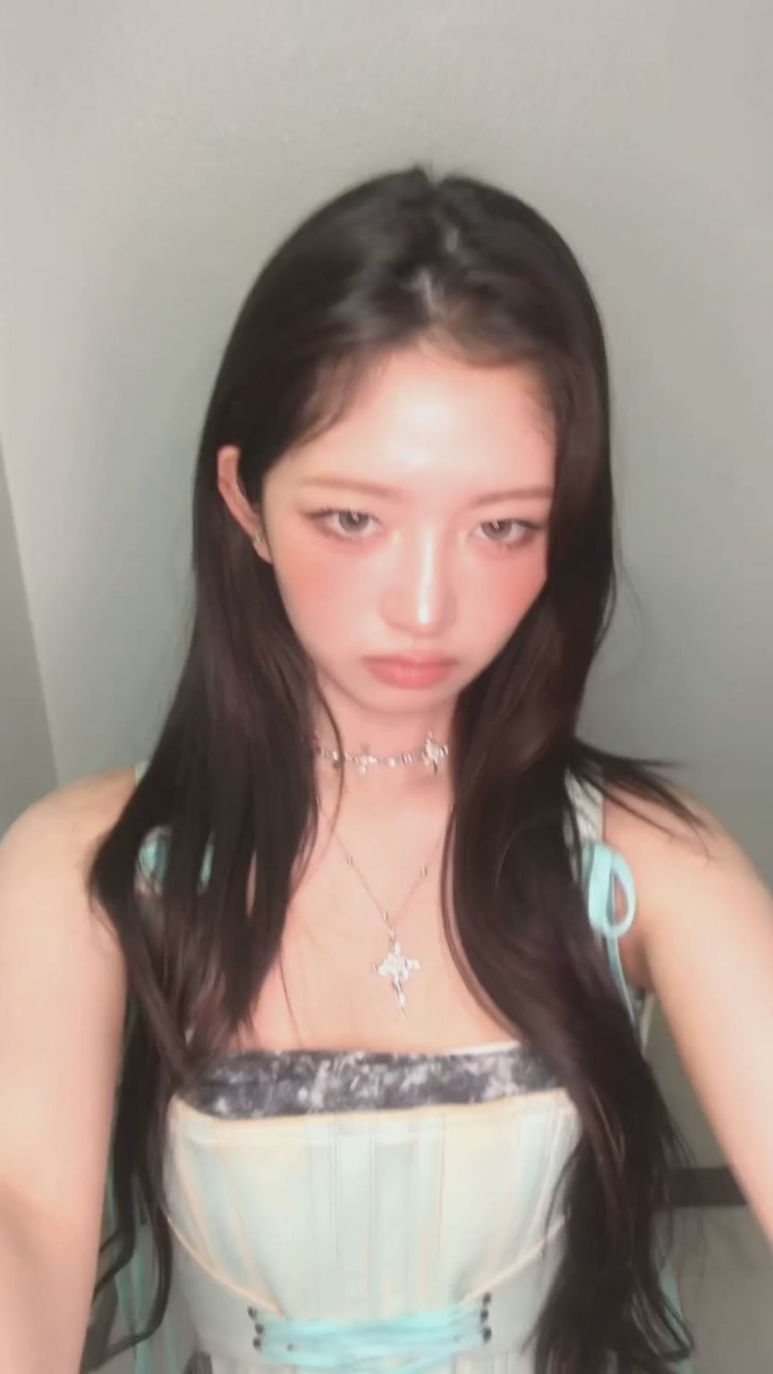 250904 ive تحديث Tiktok الرسمي مع Rei - ᴍ𓈒𓂂𓏸🐄