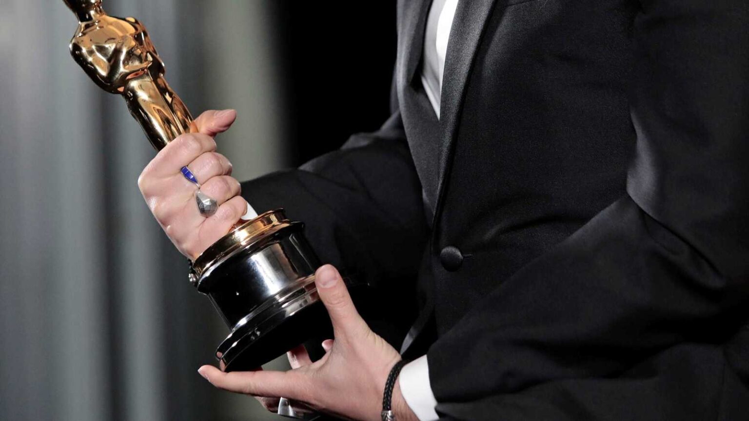 بعد اختياره لتمثيل مصر في الأوسكار.. اتهامات تلاحق فيلم “عيد ميلاد سعيد” مع موسم السفر.. حيل ذكية لتجنب فقدان أمتعتك في المطارات