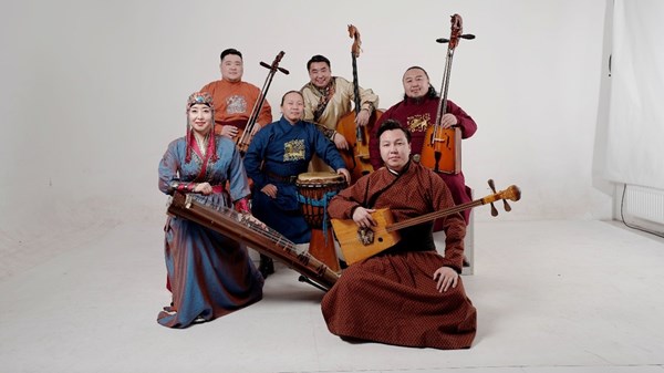 فنانون عالميون ينضمون إلى برنامج «تنوير» فنانون عالميون ينضمون إلى برنامج «تنوير»