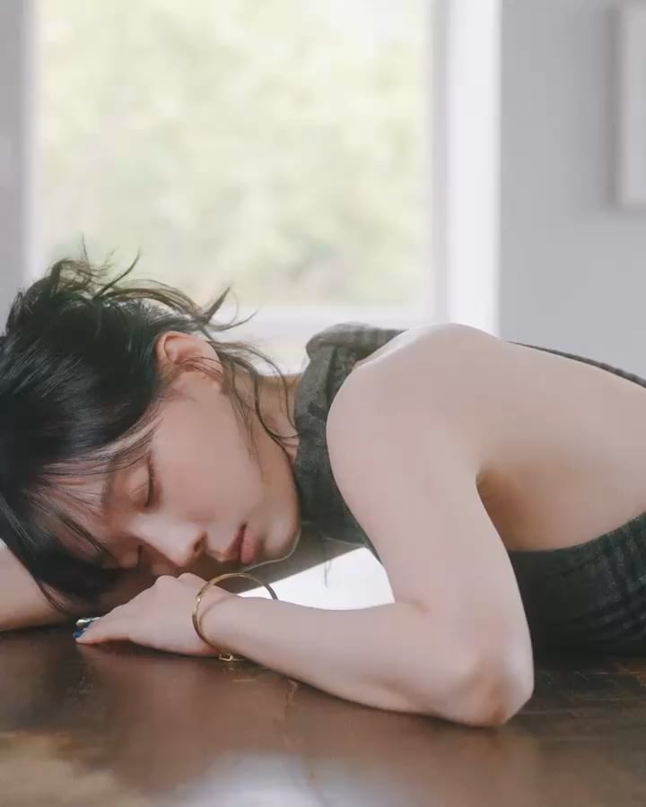 250913 Winter X Vogue Korea - عرض مجموعة Ralph Lauren's SP26 (فيلم الأزياء رقم 2)