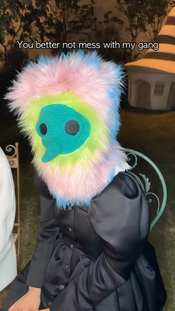 250913 تحديث Tiktok مع Chaeyoung - من الأفضل ألا تعبث معنا