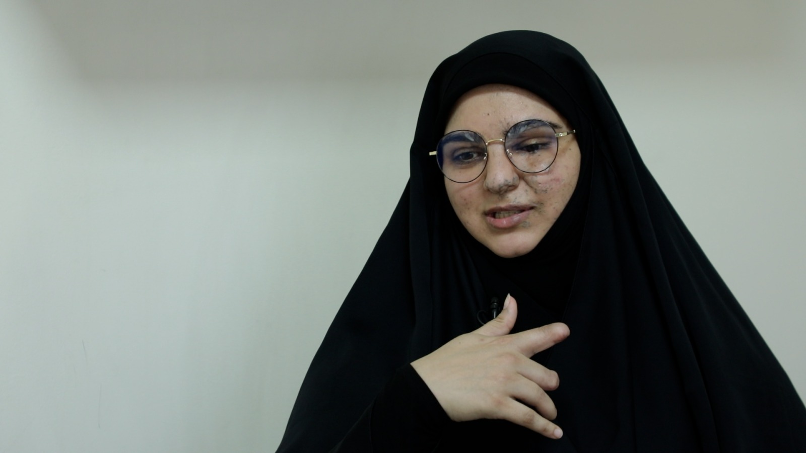 زينب مستراح خلال المقابلة مع 