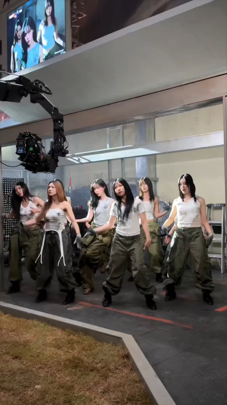 250915 تحديث AESPA Tiktok مع فصل الشتاء - حيث تنظر