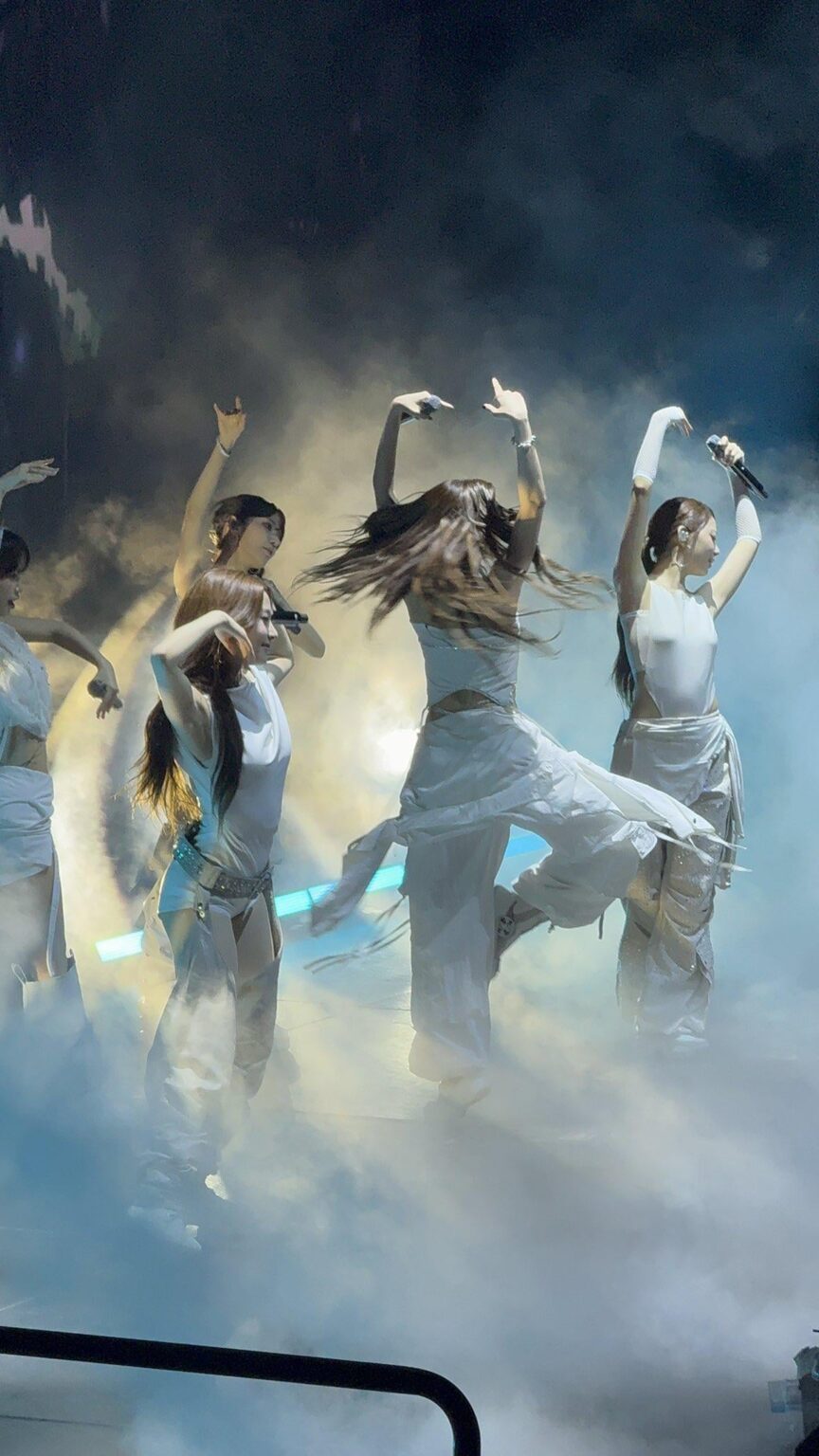 آلهة و sserafim