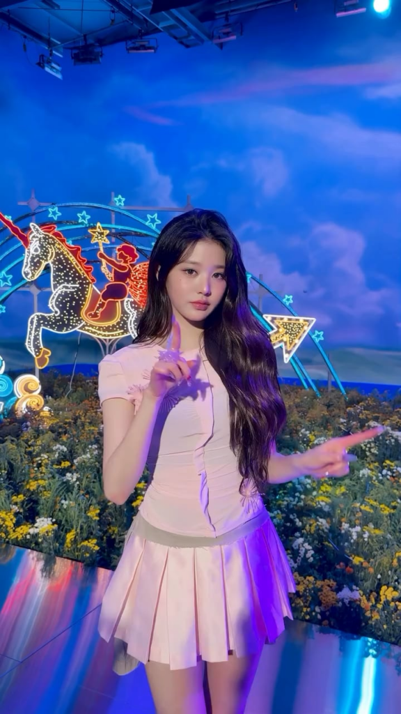 250904 ive تحديث Tiktok الرسمي مع Wonyoung & Leeseo - xoxz (التحدي)