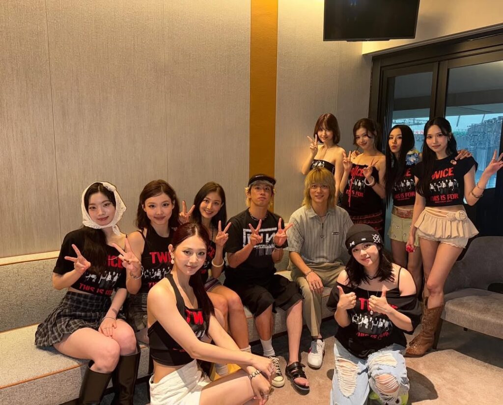 250921 10969Taka Instagram Update - One Ok Rock Taka و Toru مع مرتين