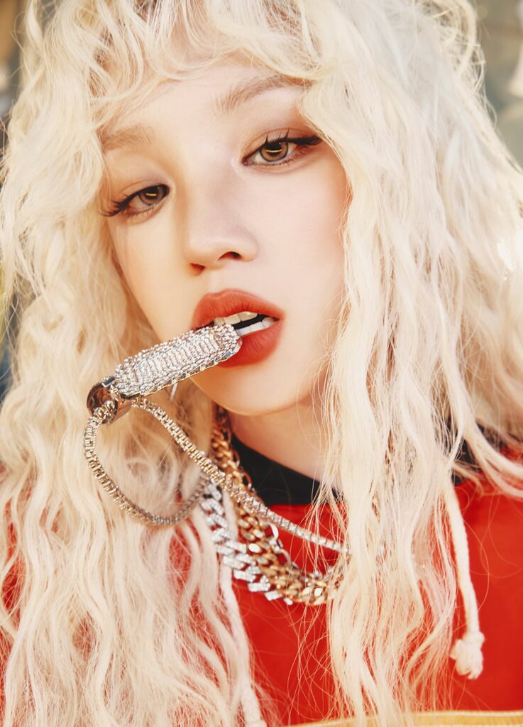 I -Led Yuqi - الأغنية الأولى: الدافع (MO Concept Image 2)