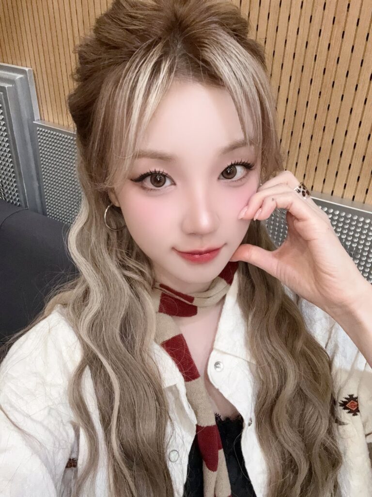 250923 التحديث الرسمي - Yuqi في عرض Cultwo