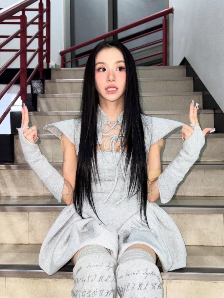 250924 Chaeyoung Instagram Update - صور عرضية لم أستطع تحميلها 🧨🚀🏰