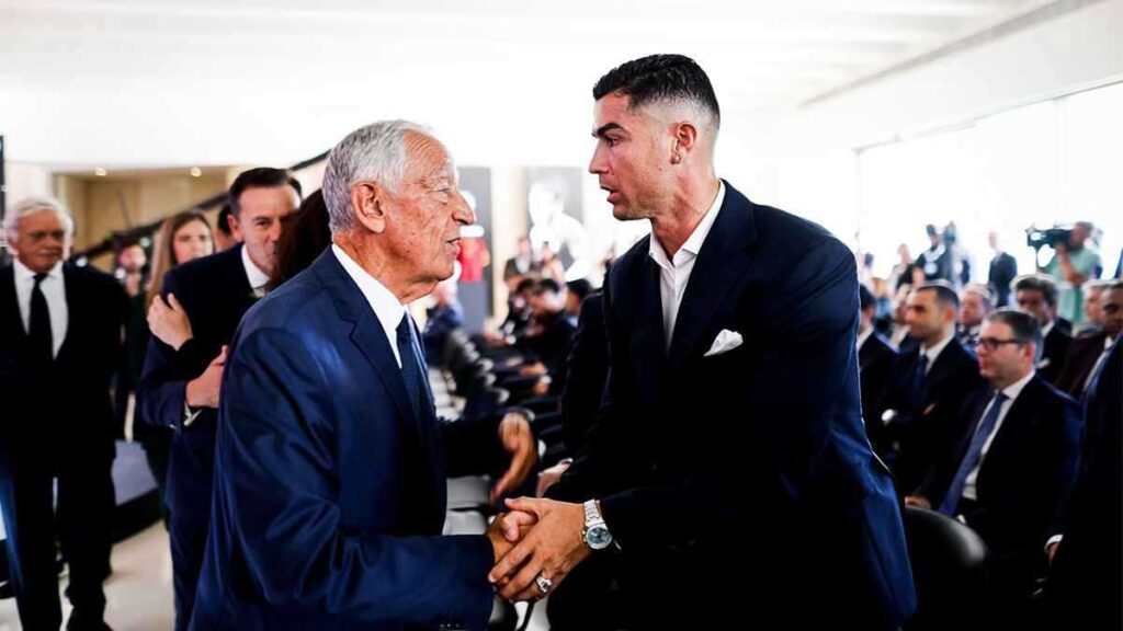 نيمار يحتفل على طريقة نجم الهلال السعودي (فيديو)