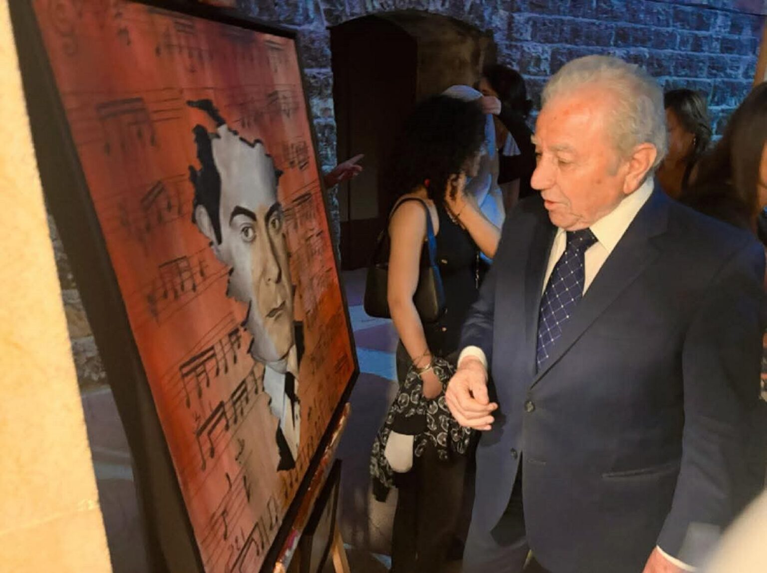 تكريم للموسيقار فريد الأطرش في مكتبة بعقلين الوطنية تكريم للموسيقار فريد الأطرش في مكتبة بعقلين الوطنية