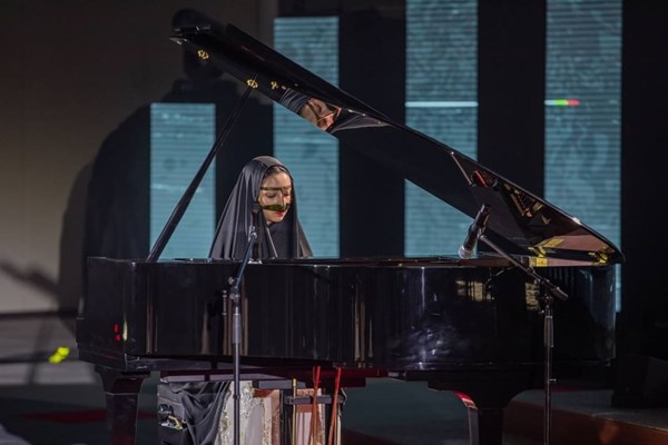 «أبوظبي للثقافة والفنون» تطلق دورة جديدة لجائزتي الإبداع والفنون البصرية «أبوظبي للثقافة والفنون» تطلق دورة جديدة لجائزتي الإبداع والفنون البصرية