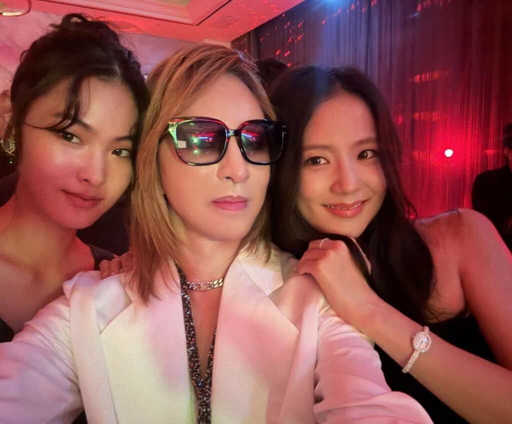 250916 Yoshiki IG Update W/ Jisoo ، Rosè & Lisa
