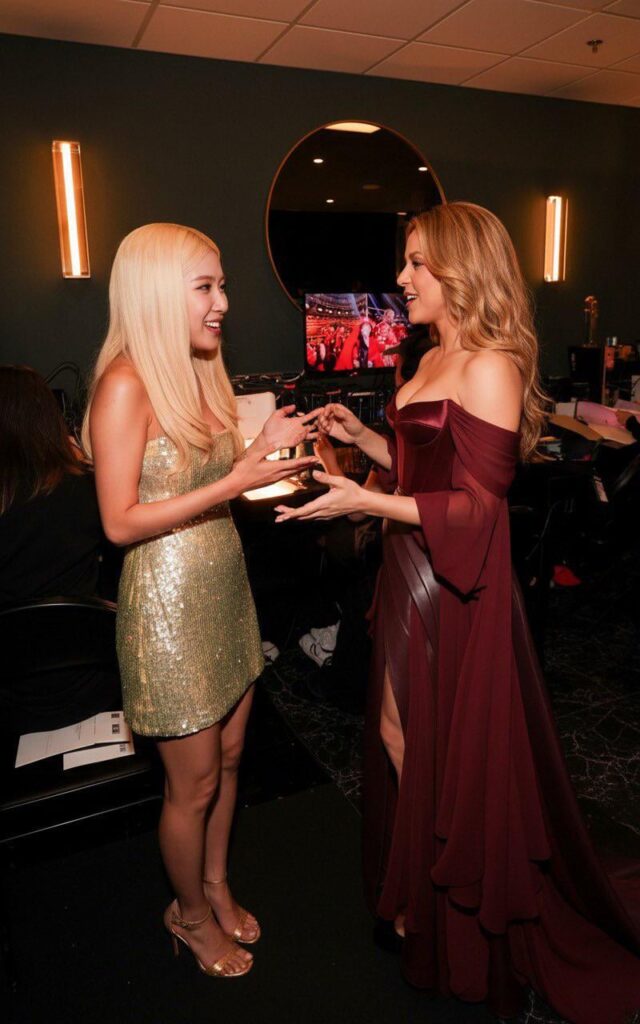 250908 Rosé & Shakira @ 2025 MTV Video Music Awards