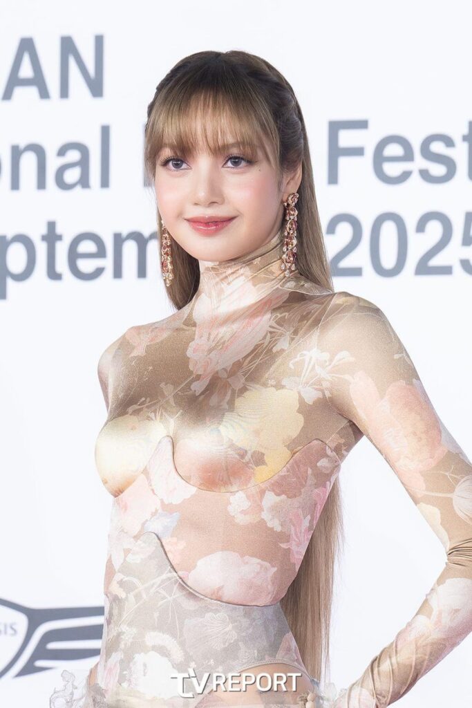 250917 LISA @ The 30th Busan International Film Festival