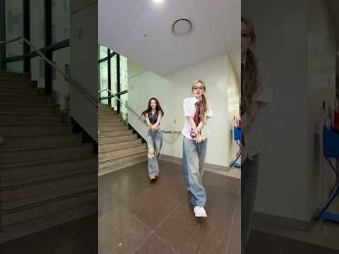 250921 فقط لحظة ، ما هي موك؟ 🩷 (تحدي Yuqi Mo مع Juhyeon Lightsum)