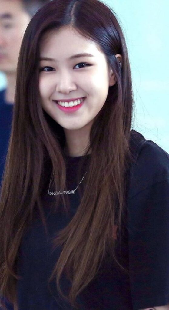 شعر الورد على مر السنين