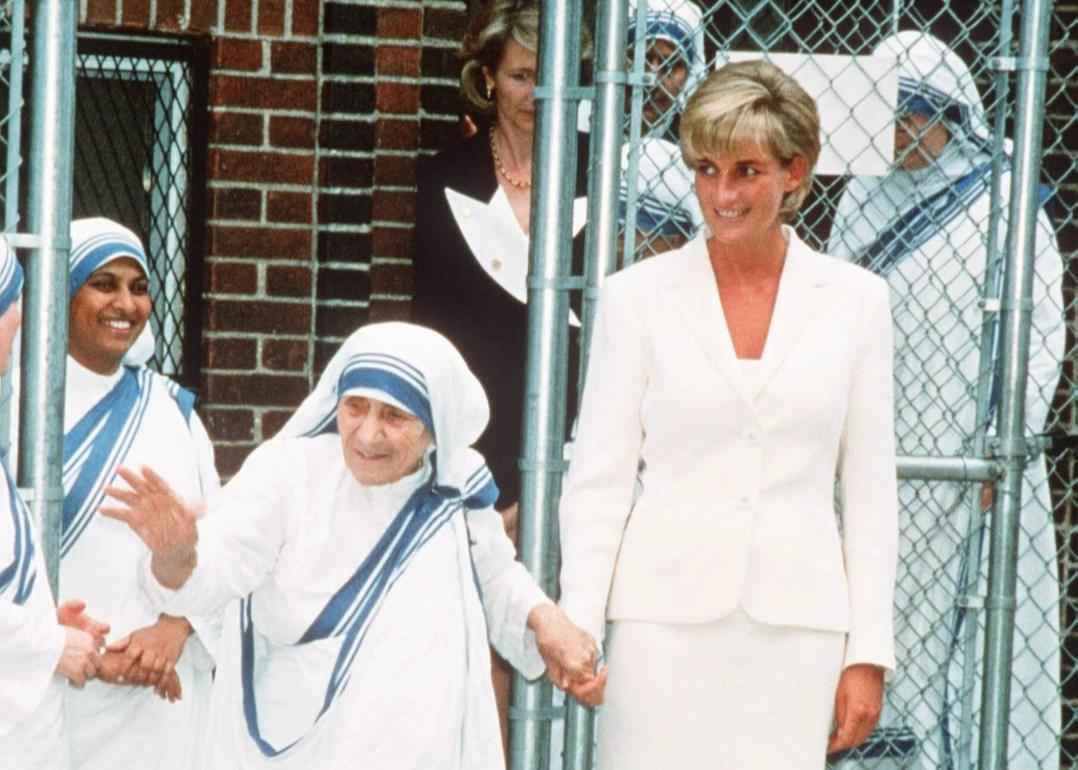 لقاء ديانا والأم تيريزا. (CNS)