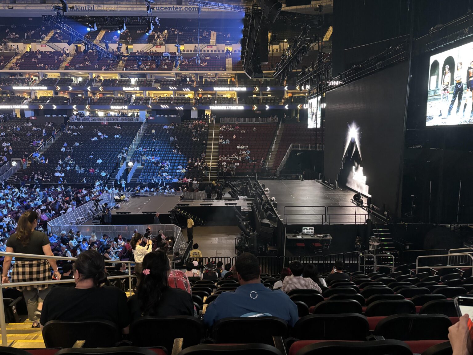 متحمس لنيوارك الليلة !!