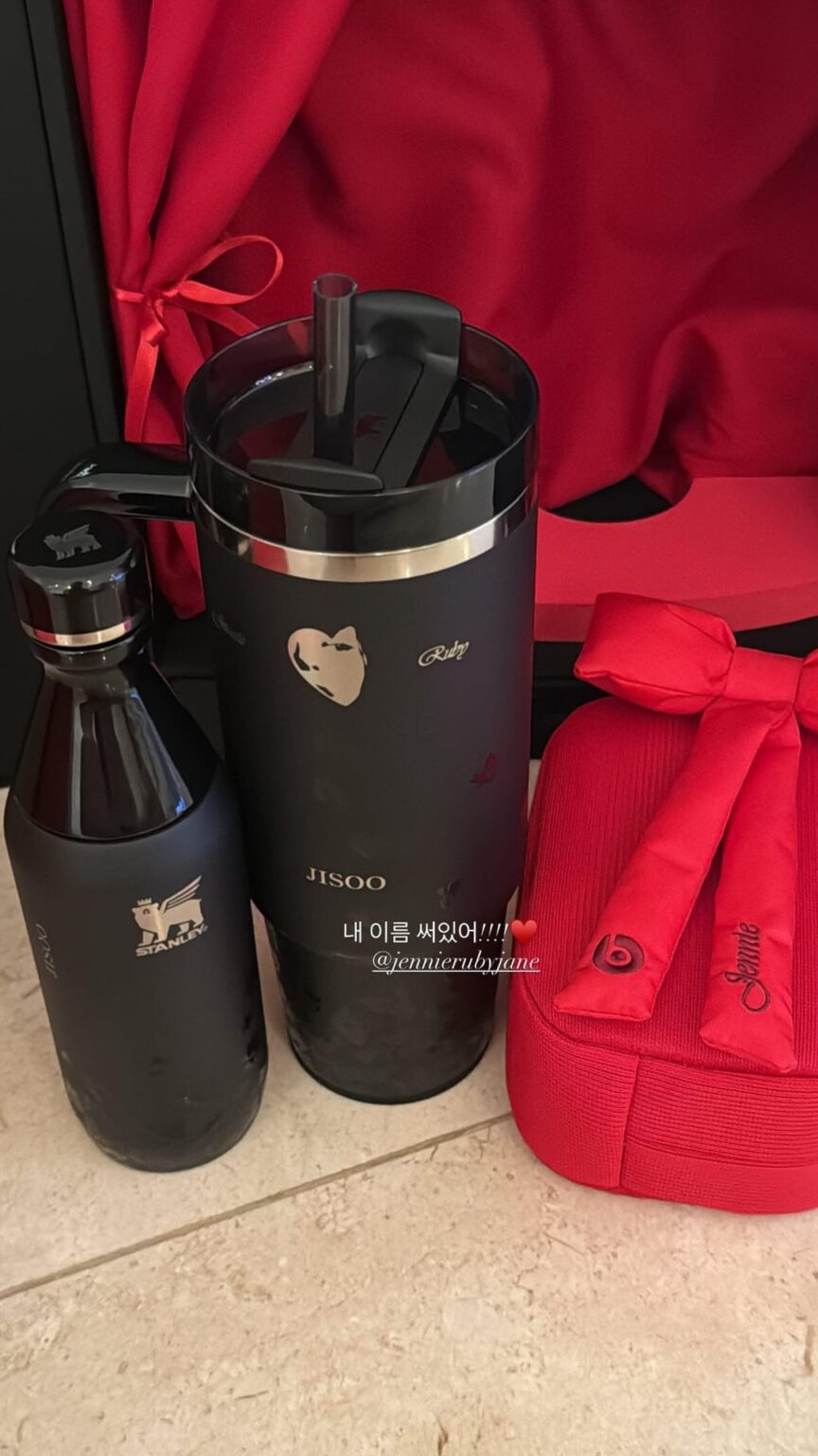 250921 تحديث قصة JISOO IG