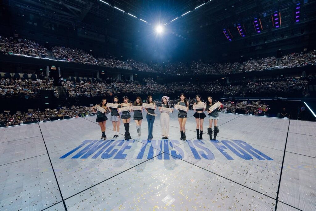 250928 تحديث Twitter - مرتين  World Tour في Macao - اليوم الأول أراك مرة أخرى غدًا ، Macao🌟