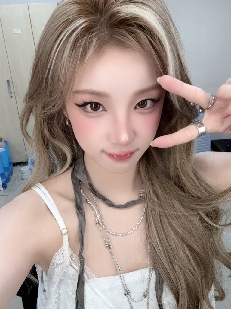 250928 التحديث الرسمي - Yuqi على Inkigayo