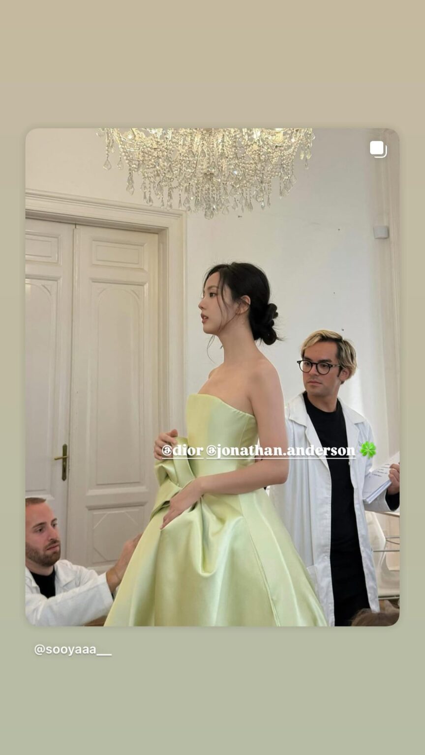 250929 تحديث قصة JISOO IG