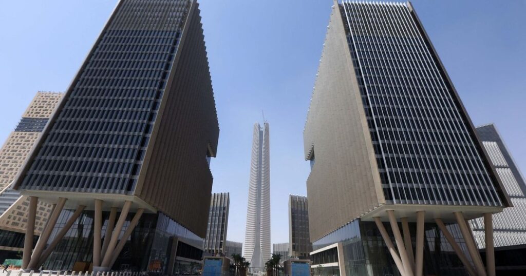 اقتصاد الشرق مع Bloomberg