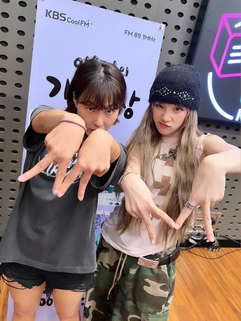 250917 Lee Eunji's Gayo Plaza Instagram Update with Yuqi