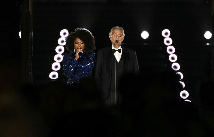 حفل تاريخي في قلب الفاتيكان يجمع بوتشيلي وويليامز و70 ألف متفرج (صور وفيديو) حفل تاريخي في قلب الفاتيكان يجمع بوتشيلي وويليامز و70 ألف متفرج (صور وفيديو)