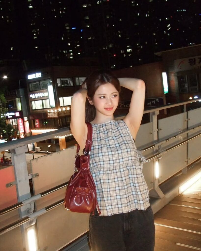 250909 تحديث Huh Yunjin Instagram