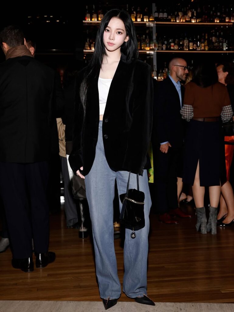 250926 L'Amberiel Singapore Instagram Update مع Karina & RAF Simons (مدير الإبداع المشارك لـ Prada)