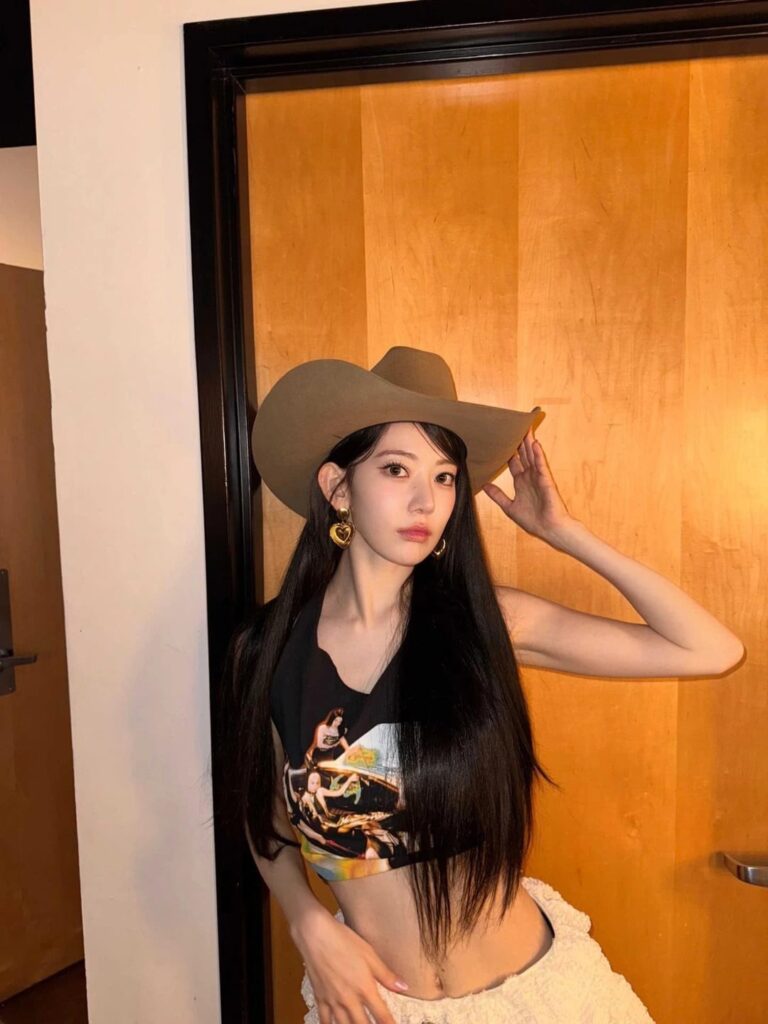 250910 Miyawaki Sakura Instagram Update (2) الفذ. كيم تشايون ، كازوها وهونغ إينتشاي