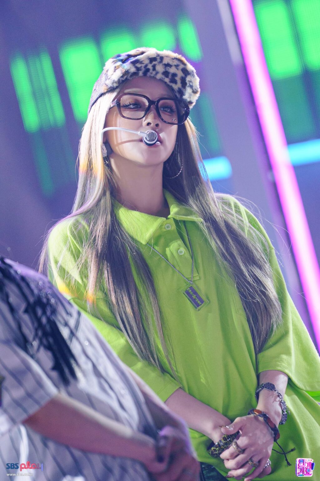 250922 Inkigayo صور في الموقع مع Yuqi