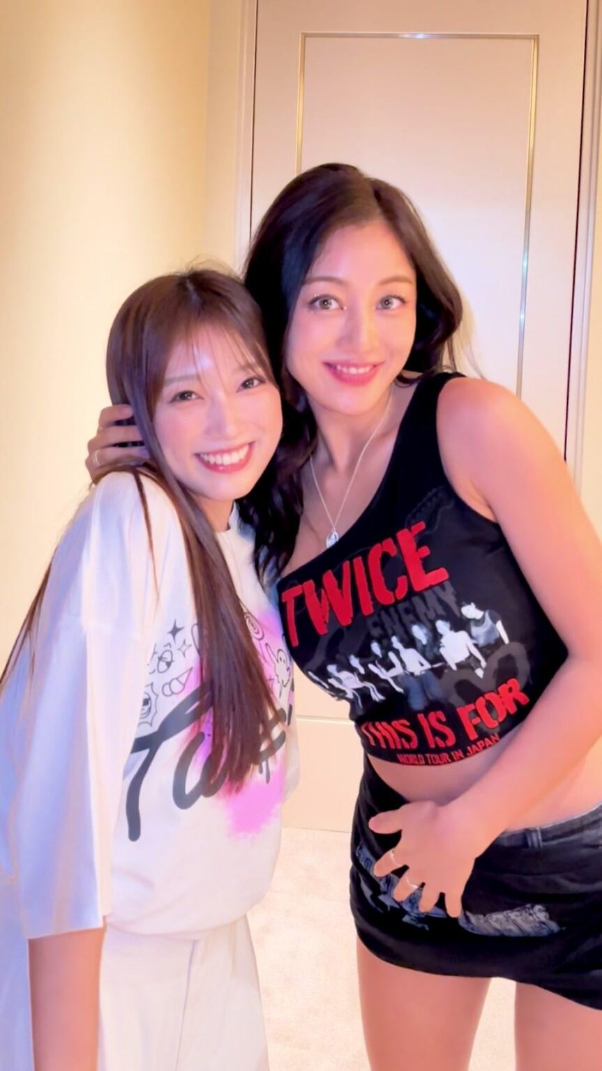 مرتين Jihyo (مع Yabuki Nako) - هذا من أجل (تحدي الرقص) (250917)