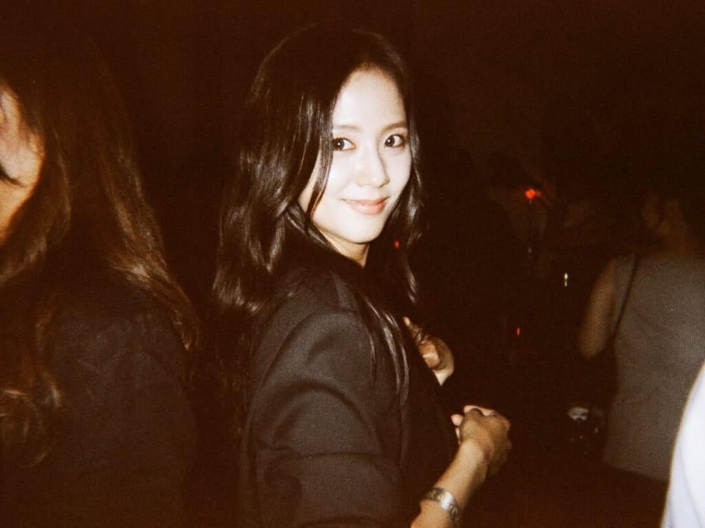 250913 تحديث Verdy IG W/ Jisoo ، Rosé & Cl