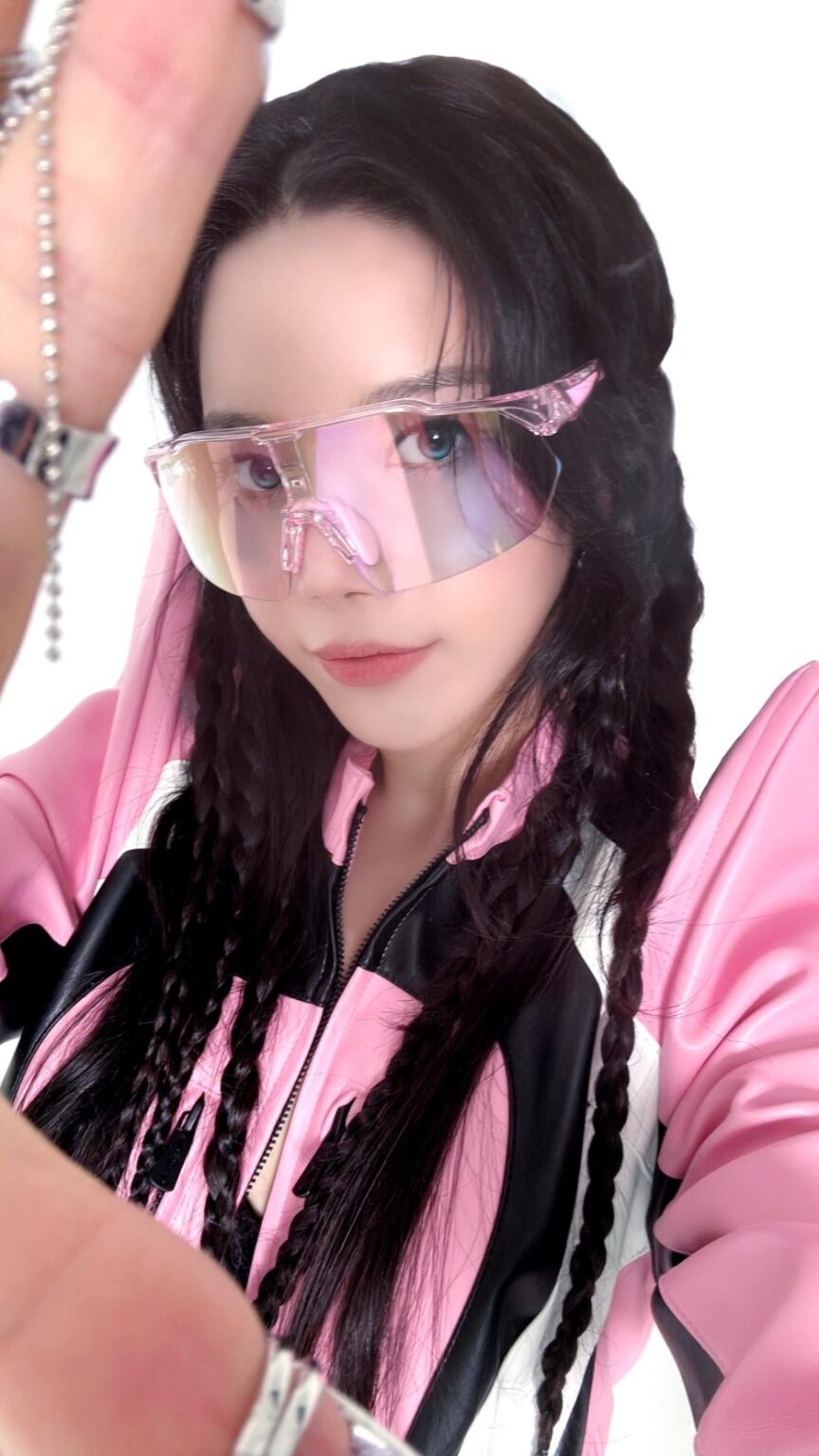 Mamamoo Solar - الحفل الثالث: Solaris (ملصق دعائي 2)