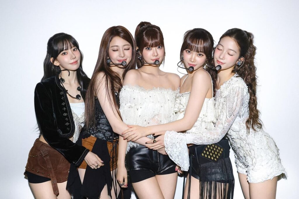 250906 Le Sserafim Twitter Update - 2025 Le Sserafim Tour "Easy Crazy Hot" في شيكاغو