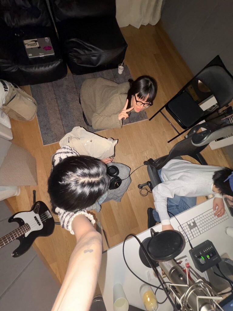 250919 تحديث chaeyoung Instagram - أزياء أدواتك 🎀