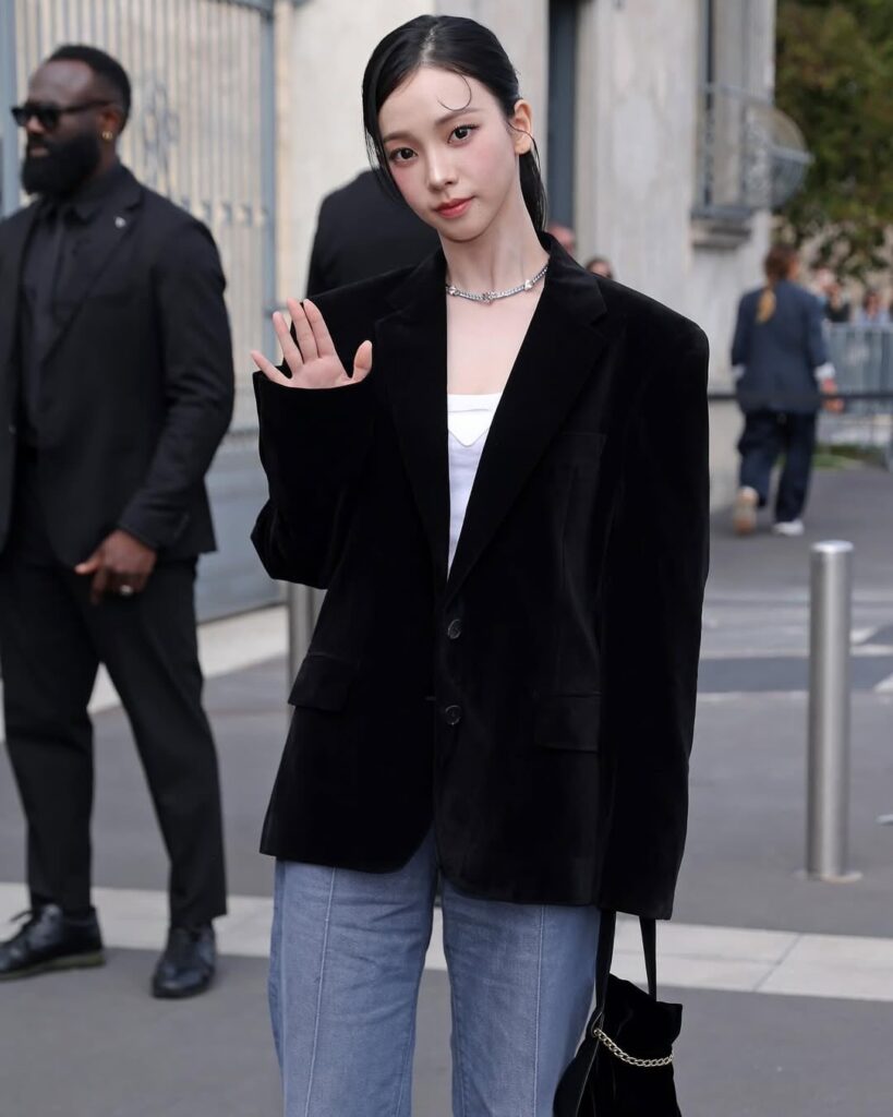 250925 تحديث Harper's Bazaar HK Instagram مع Karina