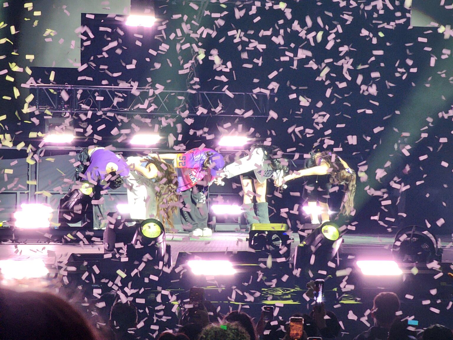 يذهبون بجد. واحدة من أفضل حفل موسيقي ذهبت.