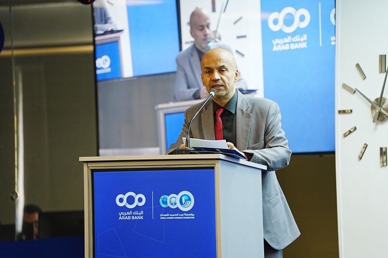 الشاعر موفق ملكاوي مدير منتدى شومان الثقافي