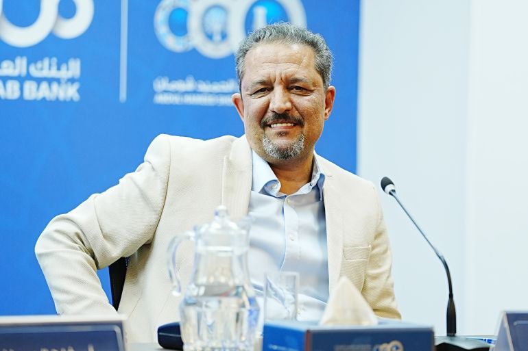 _حسين جلعاد 19 في ندوة شومان- أمجد ناصر