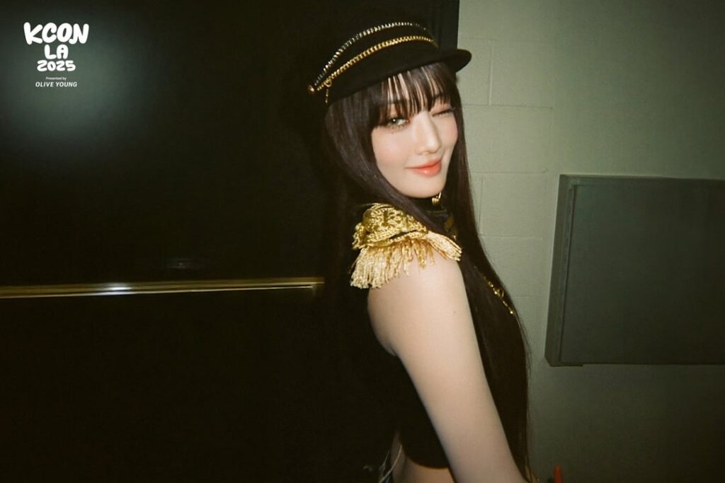 250901 KCON UPDATE مع I-LED-خلف المشهد: كاميرا فيلم بواسطة I-LED