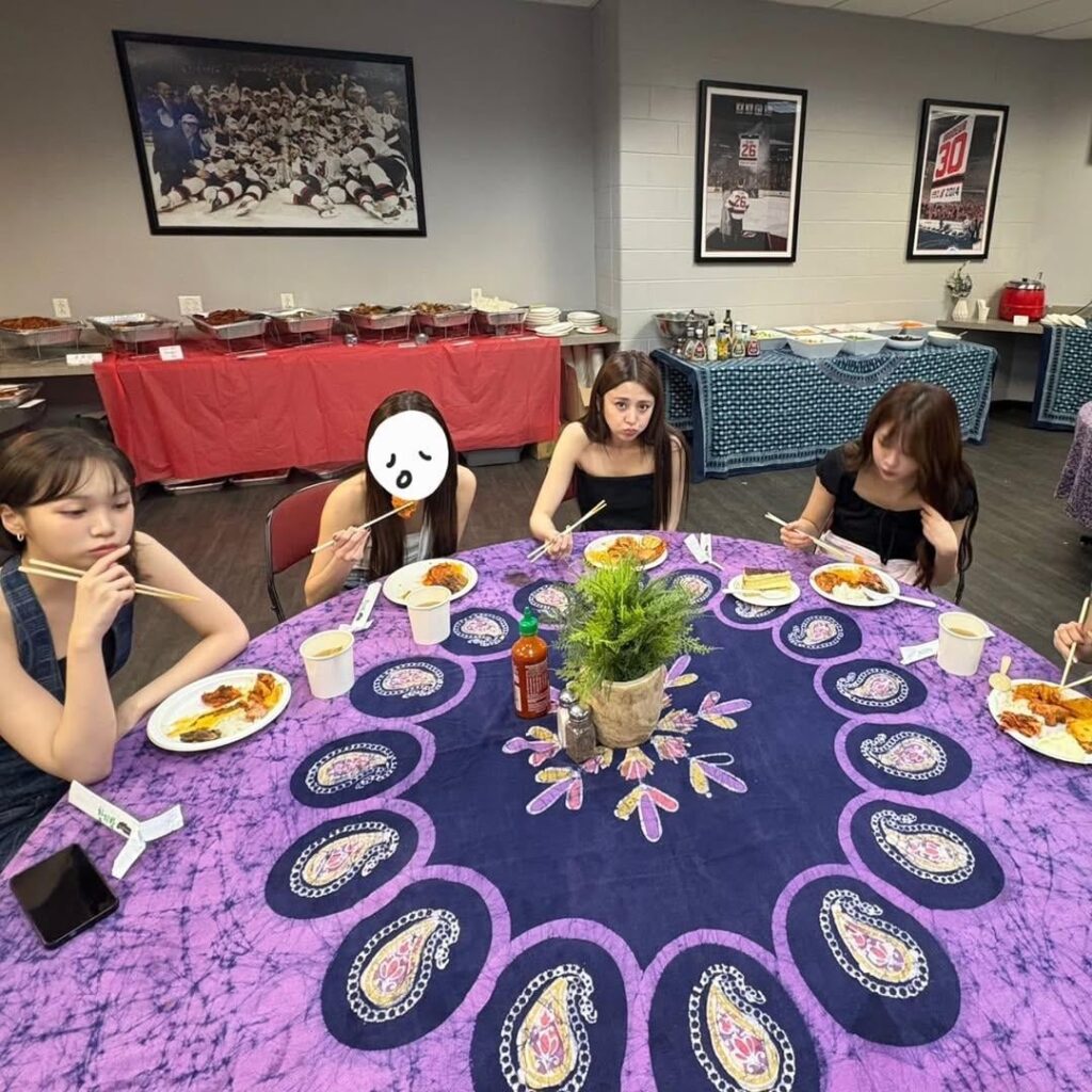 250929 Huh Yunjin Instagram Update (2) الفذ. Le Sserafim