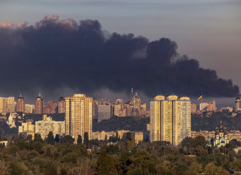 Smoke rises over the city after a Russian missile strike, amid Russia's attack on Ukraine, in Kyiv, Ukraine September 7, 2025. REUTERS/Vladyslav Sodel